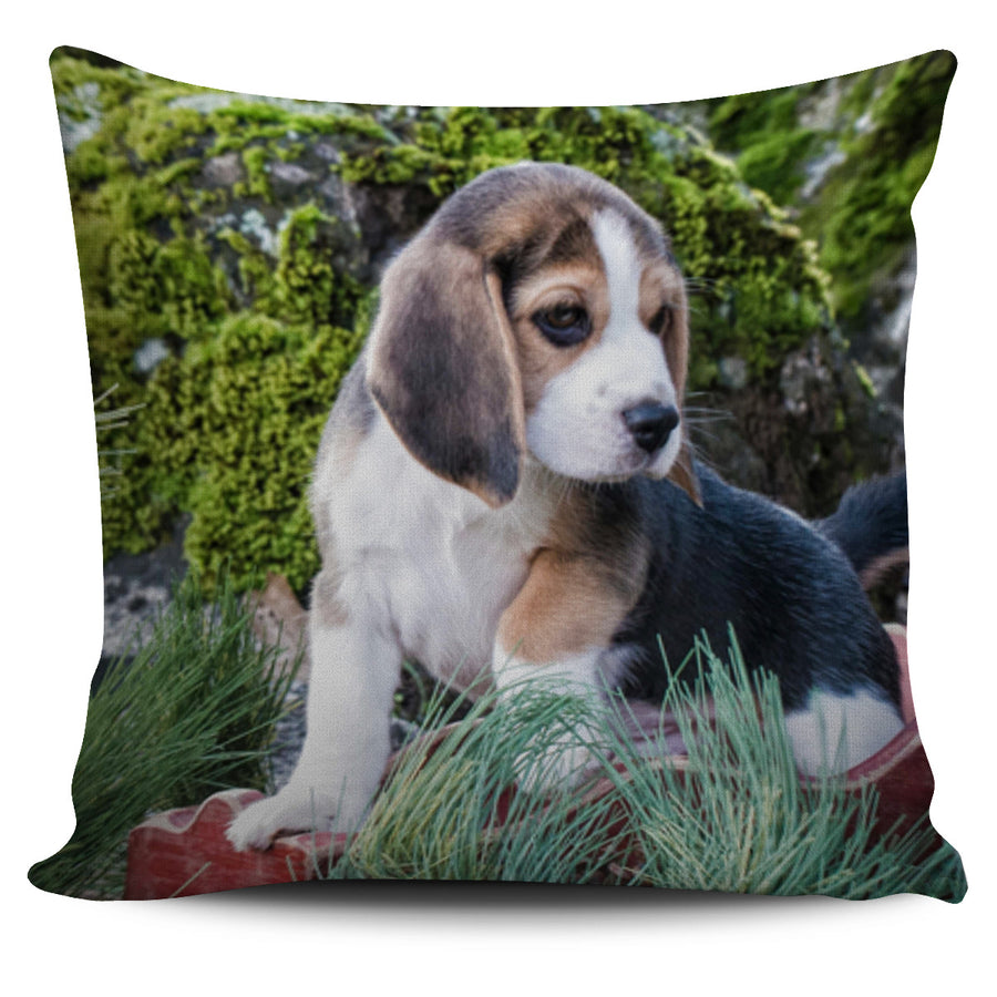Blushing Beagle Pillow Cover