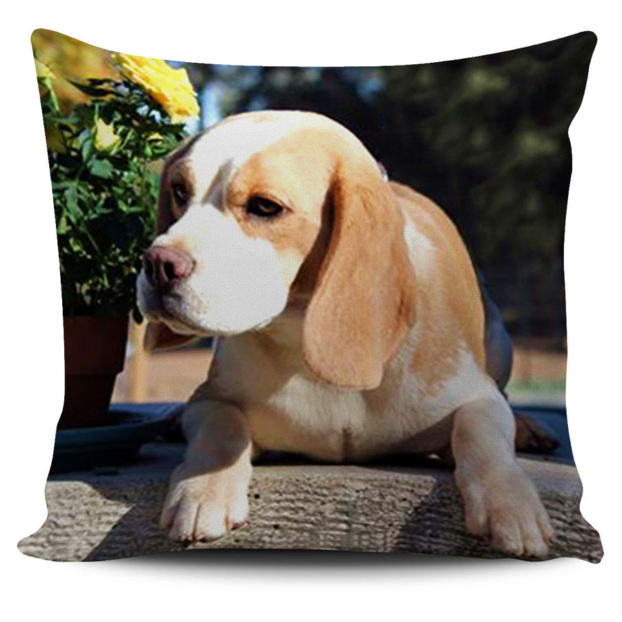 Noble Beagle Pillow Cover